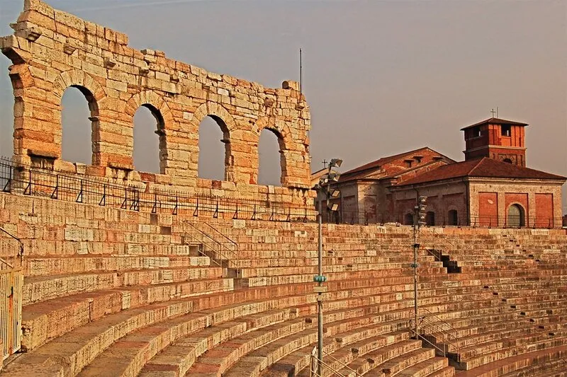 Visita guiada pela Arena de Verona - Reserve em  Brasil