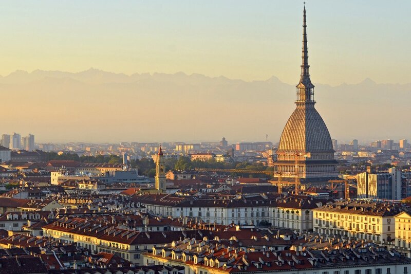 Dating in secret in Turin