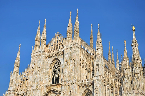 Acceso prioritario Duomo Pass Lift + Audioguía de la ciudad de Milán