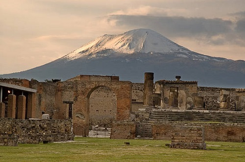 Pompeii guided tour from Naples