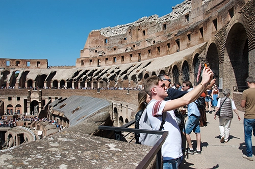 Gruppentour im Kolosseum mit Zugang zur Arena, zum Forum Romanum und zum Palatin