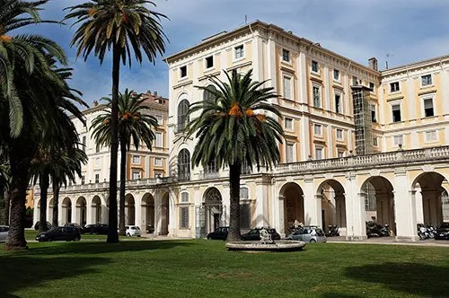 Galerí­as Nacionales de arte antiguo: Entrada al Palacio Barberini