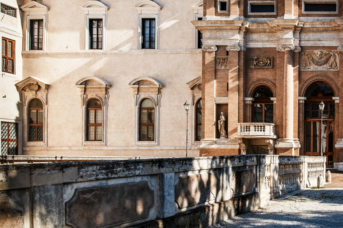 Acceso prioritario al Palacio Barberini + Audioguía de la ciudad de Roma