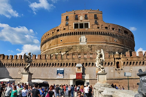 Accesso prioritario Castel Sant'Angelo + Audioguida della città di Roma 