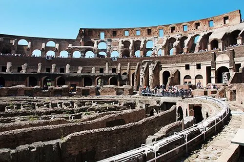 Entrada sem fila para o Coliseu com horário reservado + Mapa de Roma