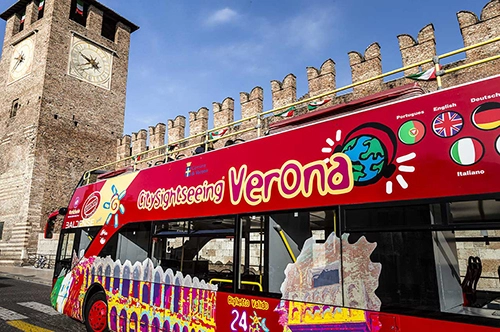 Panoramic tour of Verona with open-top bus